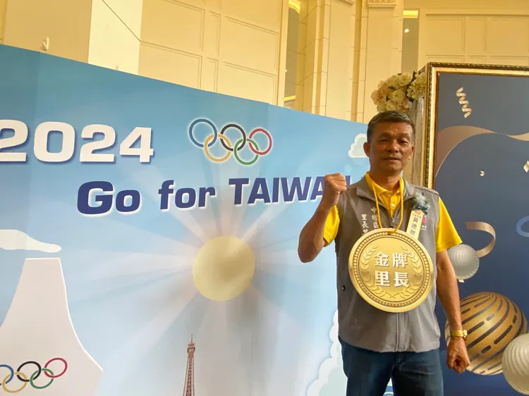 金牌里長為奧運選手應援。民政局提供