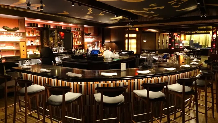 鼎泰豐紐約店裝潢走都市豪華風格。中央社