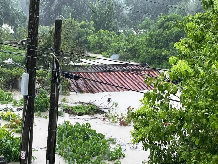 田寮區淹水災情嚴重。翻攝「田寮魂田寮大小事」臉書