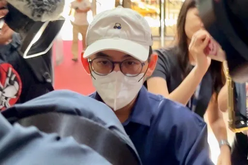 黃子佼藏淫片不認罪!律師酸他「只是正常發揮」:沒白罵