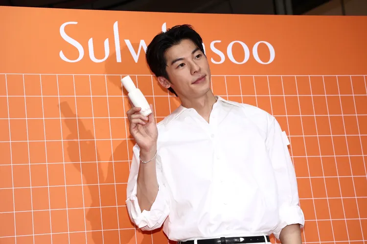 許光漢愛用雪花秀的潤燥精華。彭欣偉攝