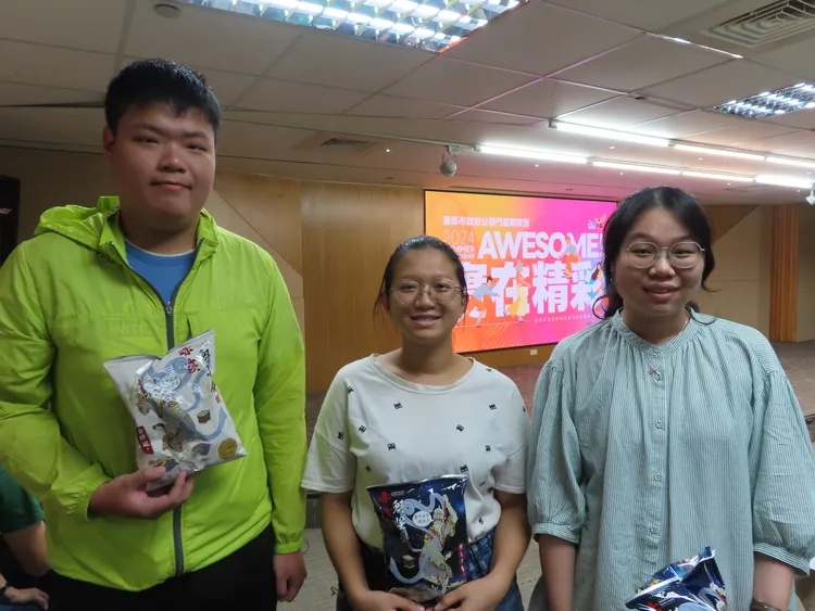 金門大學的李孟昀、何茉麗及鄭博元同學都在都發局實習。台南市政府提供