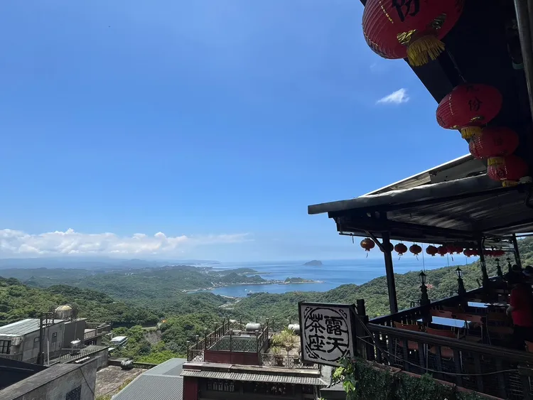 新北市瑞芳九份美景令人心曠神怡，但小黃亂喊價行為，讓旅客留下壞印象，交通局將嚴格稽查。投訴人提供