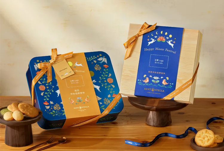 秋季系列禮盒提供全方位客製服務，包含吊卡、袖套及木盒等印刷設計。業者提供