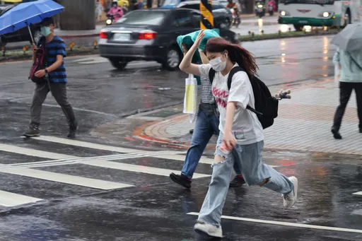 北部風雨小放什麼颱風假？　氣象專家反駁：差一點就沒那麼和平