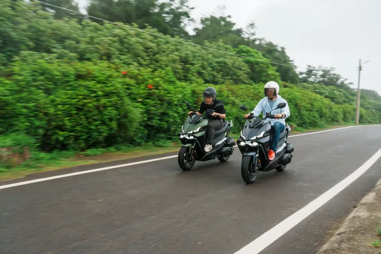 在封閉道路中，能夠充分感受到第二代DRGBT更進化的加速反應，以及Hyper-SVIS系統高轉速更優異的動力延伸感。林昱丞提供