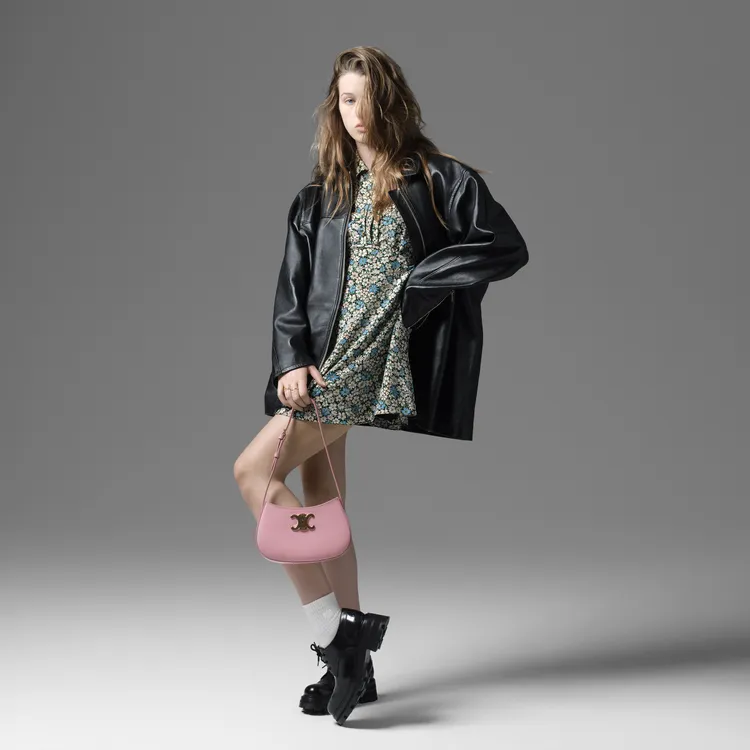 蜜拉喬娃維琪的16歲愛女Ever Anderson拍攝CELINE最新形象廣告。品牌提供