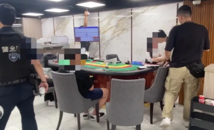 百家樂賭場藏於大樓內。警方提供