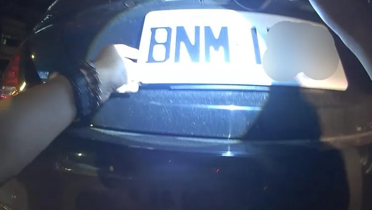 警方查扣假車牌。龜山警分局提供