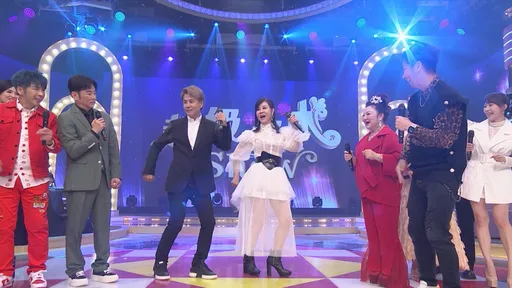 龙千玉、江志丰被出考题 即兴跳糖葫芦获满堂彩