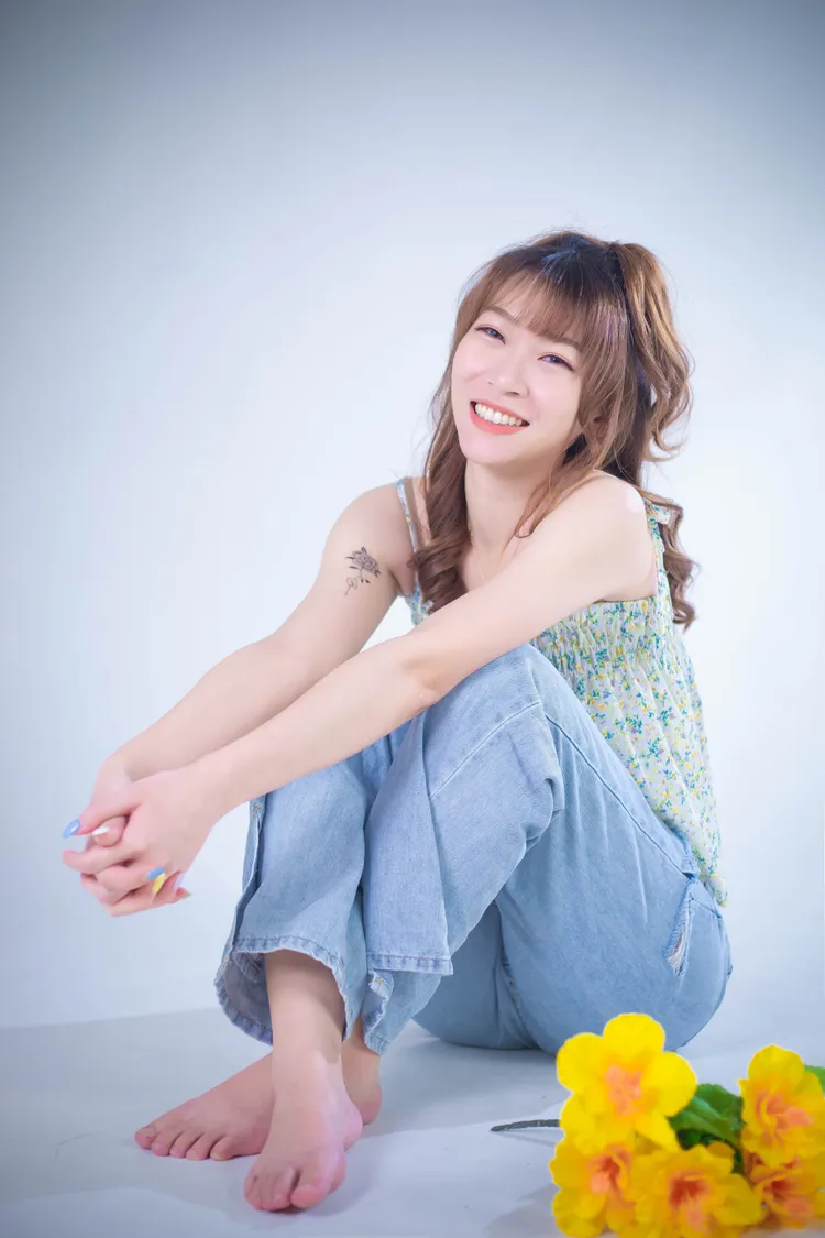 樂咖伊娃是位阿里山姑娘歌聲清亮甜美，時常在直播間引吭高歌，自稱靈魂型歌唱主播。