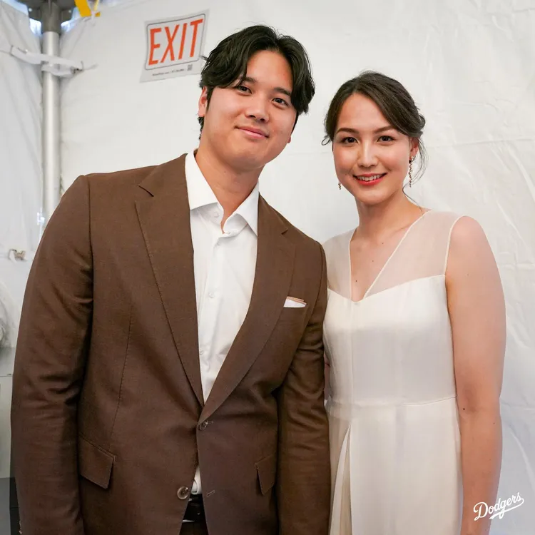 大谷翔平與愛妻一起換上BOSS服裝。翻攝道奇X