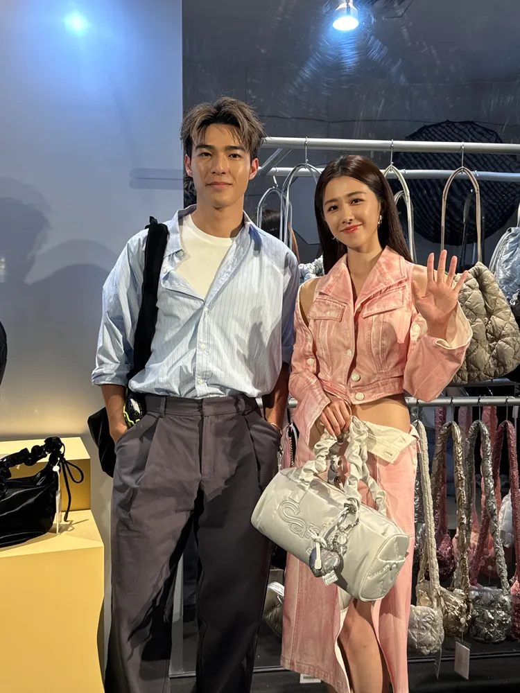 陳昊森搭配大容量的黑色Babe包。劉旻君攝