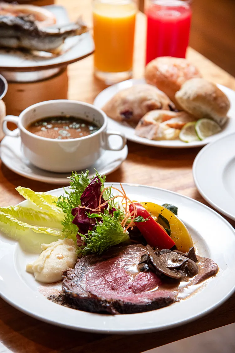 濕式熟成冷藏特選肋眼鮮切牛排。業者提供