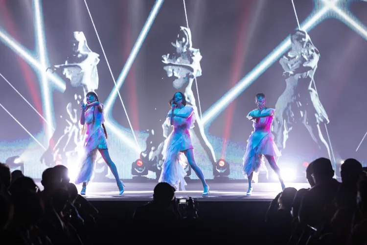 Perfume秀台語「打給厚」、「水辣」打招呼。華貴娛樂&雅慕斯娛樂提供