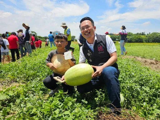 西瓜節收成日!溪海採瓜兼賞花 蘇俊賓推廣食農教育