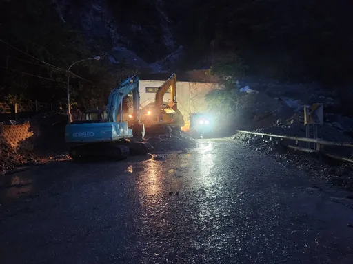 辛苦了!4万立方土石快清完 苏花路廊明17时开放通行、周三起每日3时段放行