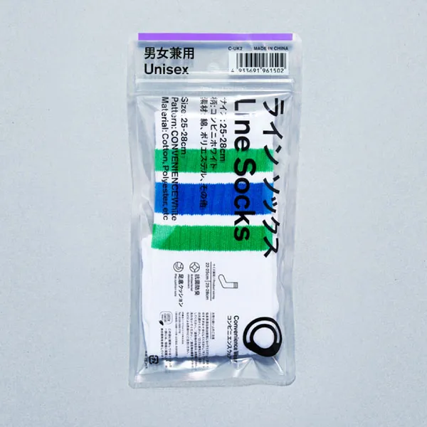 傑西穿著全家超商襪子去女友家，讓這雙襪子上了X趨勢榜。翻攝日本全家官網