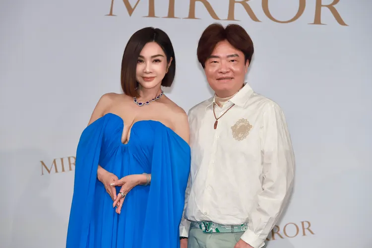 陳美鳳（左）和皇宣緣老闆。皇宣緣提供