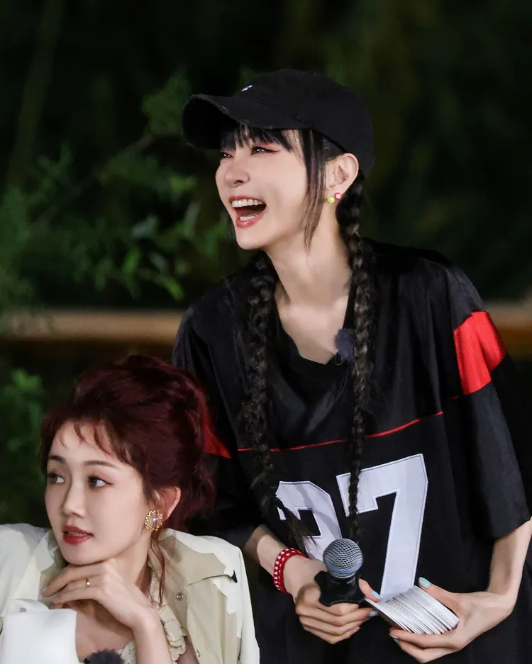 謝金燕遭《浪姐》淘汰，未在12人名單中。翻攝謝金燕臉書