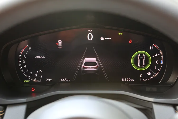 12.3吋的數位儀表板為全車系標配，車輛啟動或熄火還有精緻的動畫展演。林浩昇攝