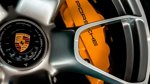 新手媽分娩立即把女兒扔下樓殺了 「擔心她毀了我保時捷工作」