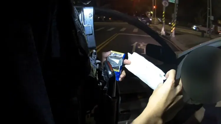 警方查獲彩虹菸草。桃園警分局提供