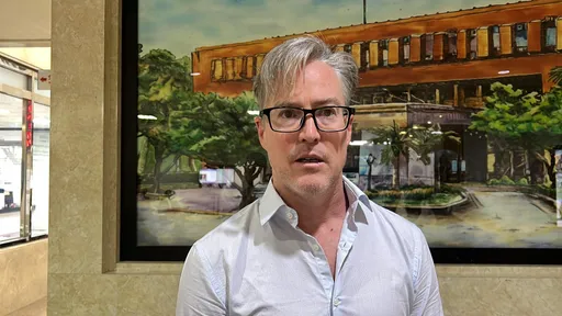 夏克立爆约女移工滑进饭店抱睡 「在床上激情撕裂」露骨对话曝光