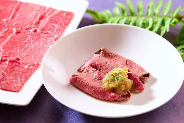 鉑麗安全日餐廳推出的「日本美食祭」必吃料理特別推薦「香煎日本國產牛」吃到飽。業者提供