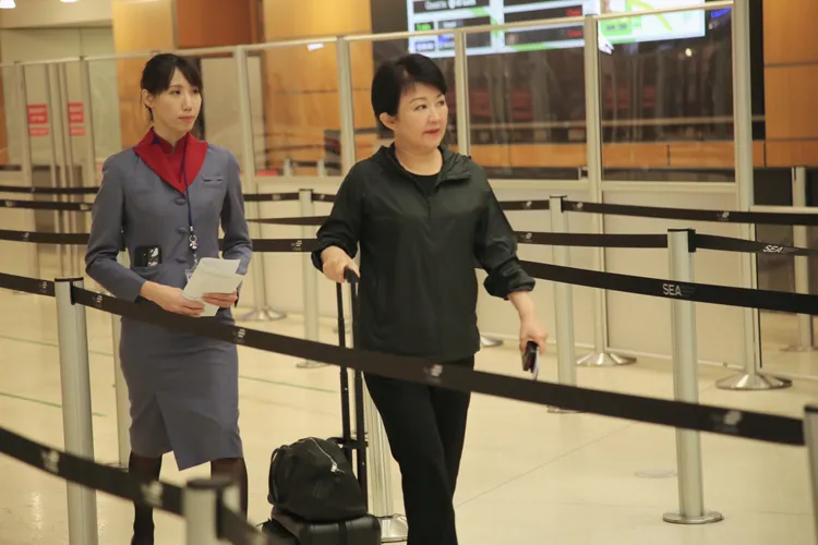 台中市長盧秀燕隻身搭飛機返台，後續交流行程將由市府團隊繼續進行。台中市政府提供