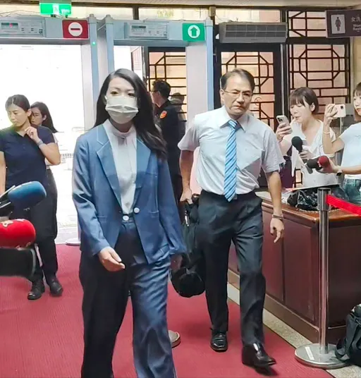 貪汙助理費案下周宣判前再戰翁達瑞 高虹安遭控誣告8/21宣判