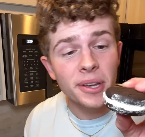 OREO泡牛奶只是初級版 一招就變巧克力鮮奶蛋糕!