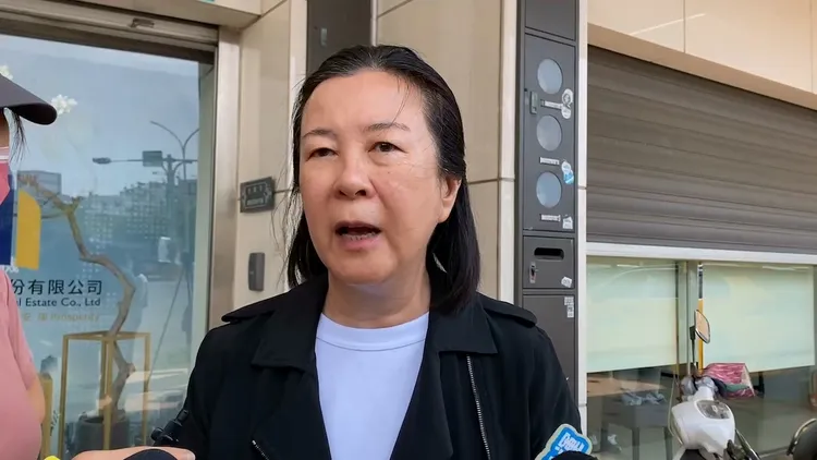 台南市議長邱莉莉昨天下午到林士傑家中關心。莊曜聰攝