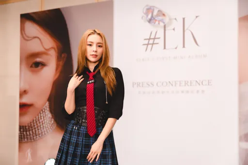 周子瑜閨蜜Elkie身材好辣 金髮長腿美翻了