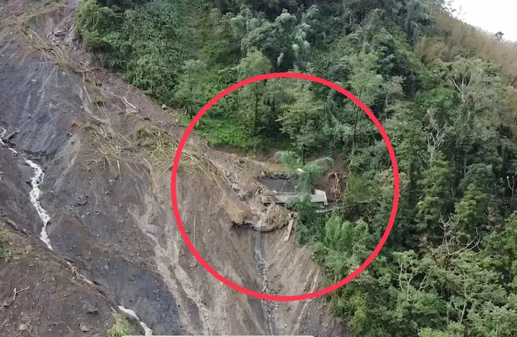 嘉義山區土石流頻傳，嘉159線41公里處的光華二號隧道被壓垮，將近1公里路段消失不見。鄭捷錡授權提供