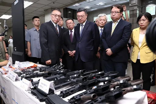 詐欺、掃黑不停歇！卓榮泰視察查緝成果「台灣不是犯罪囂張的地方」