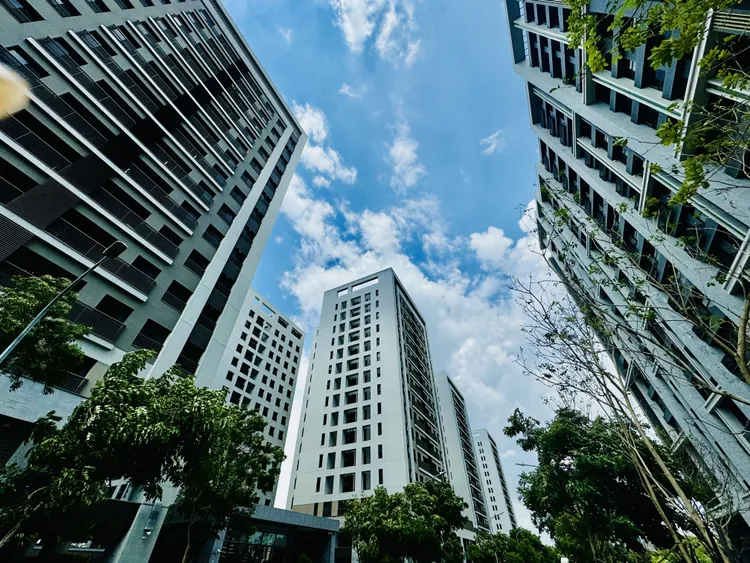 占地百公頃的南台南副都心，預計將具備強大的居住和商業功能，帶動區域經濟繁榮。信義房屋提供