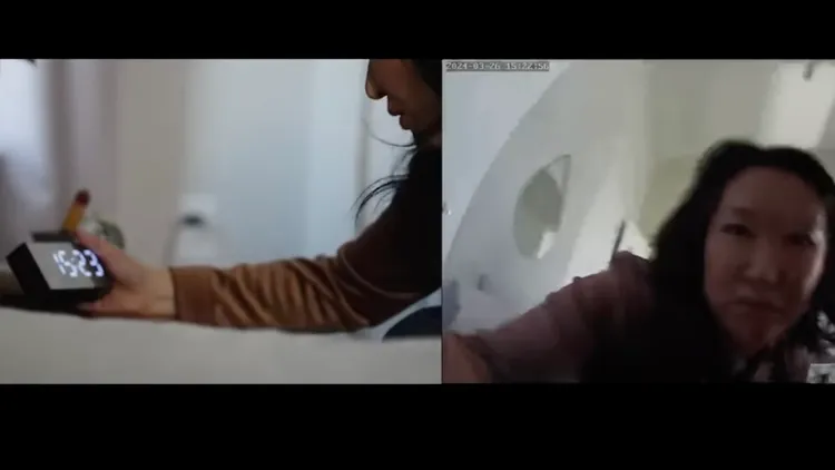 記者測試Airbnb內隱藏在電子鬧鐘的攝影機。通常住客可能疏忽的地方，也包含不起眼且隨房附上的電子鬧鐘。翻攝自CNN