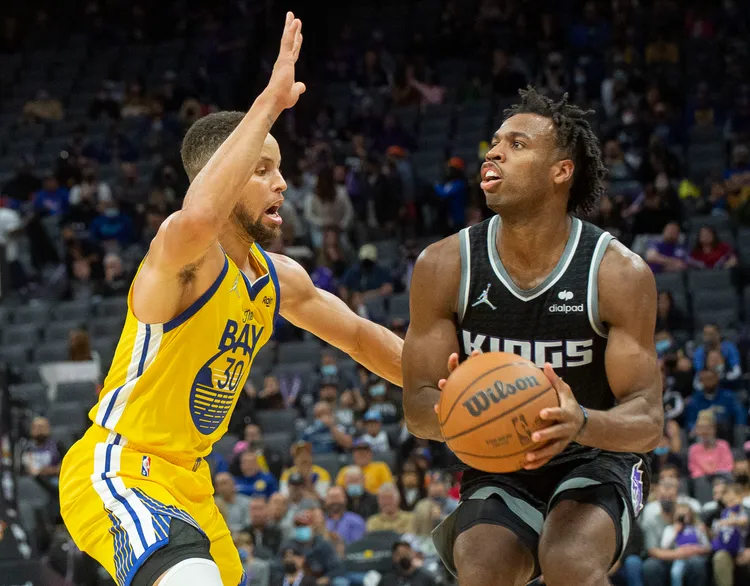 海爾德(右)與柯瑞(左)。美聯社