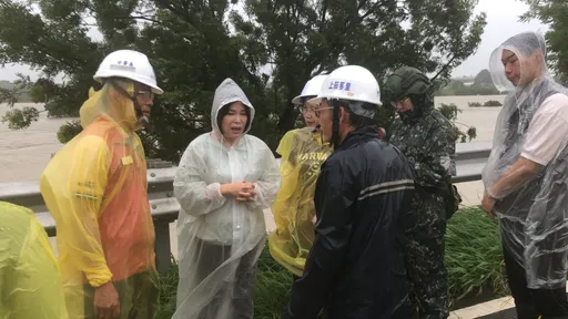 凱米颱風挾暴雨狂襲!八掌溪溢堤 綠委勘災嘆「損失慘重」