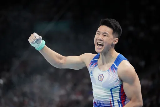 巴黎奧運|「亞洲貓王」唐嘉鴻強勢回歸!單槓資格賽拿第2高分 搶金有望