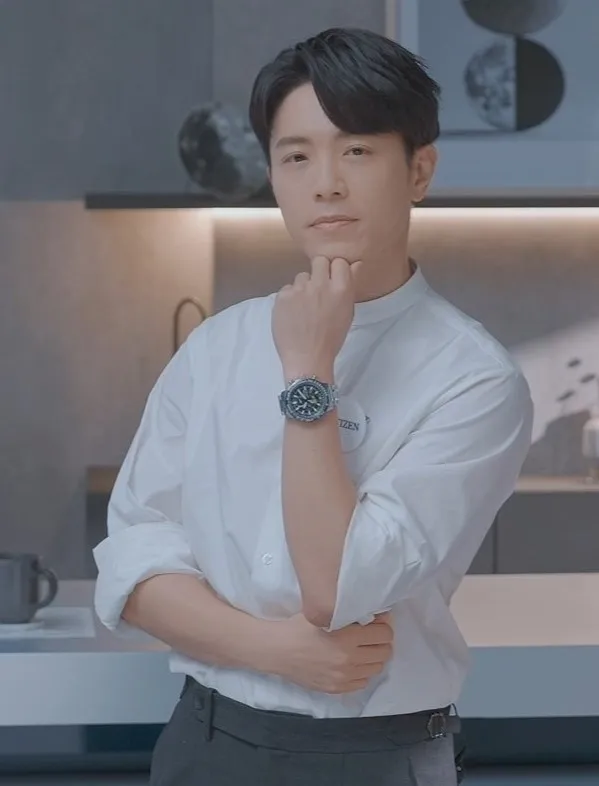 韋禮安展現自信的一面。CITIZEN提供