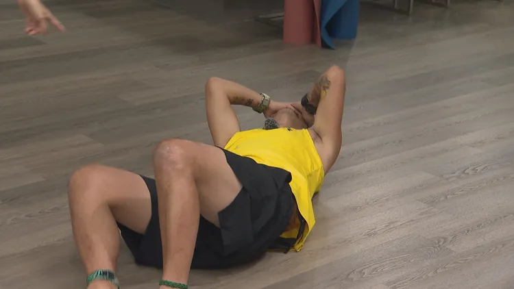 吳宗憲失手重擊，KID立即倒地。好看娛樂提供