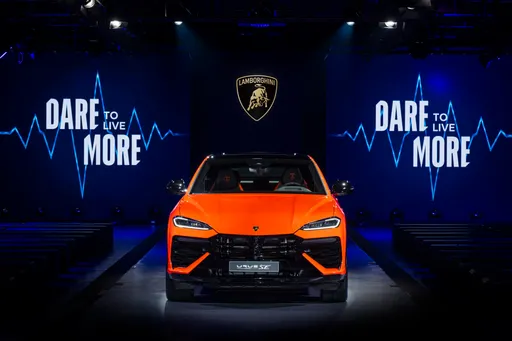 首辆混合动力Super SUV Lamborghini Urus SE正式发表1298万元起