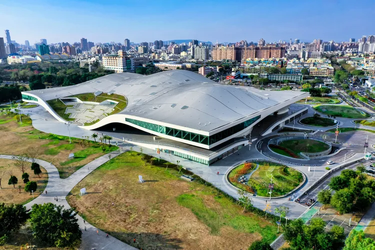 社區距離衛武營與三井百貨，依google map顯示僅1200公尺。城揚提供