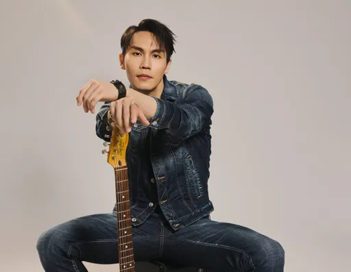 周定緯拼了!冒抽筋危險 全程屁股夾緊唱