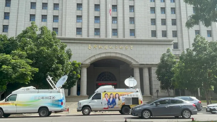 桃園地院上午要開聲押庭，屆時鄭文燦是否被押將可見真章。讀者提供