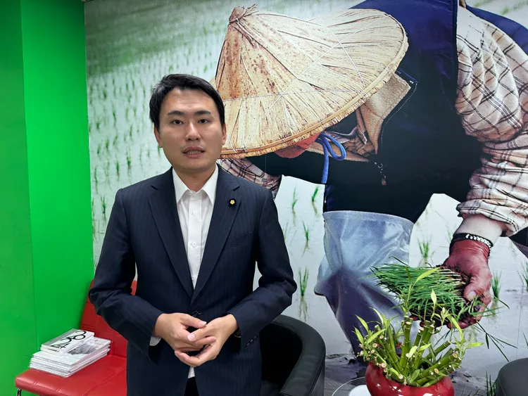 陳冠廷認為許輔說法對農民有負面影響。陳辦提供