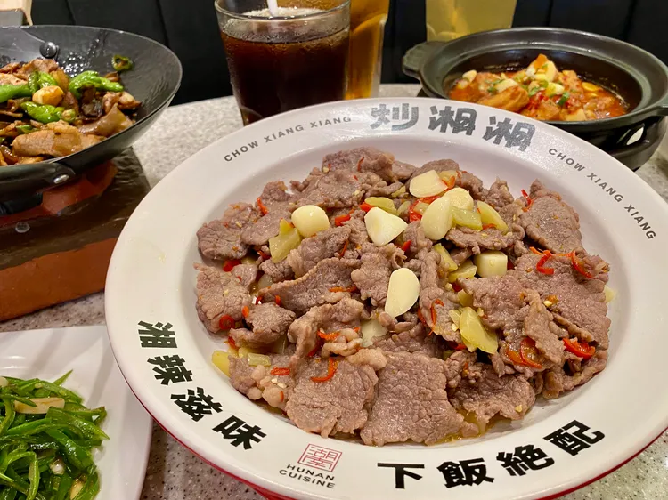 「18秒爆炒鮮牛肉」主打日本A5和牛前胸等3種部位可選擇。莊偉祺攝