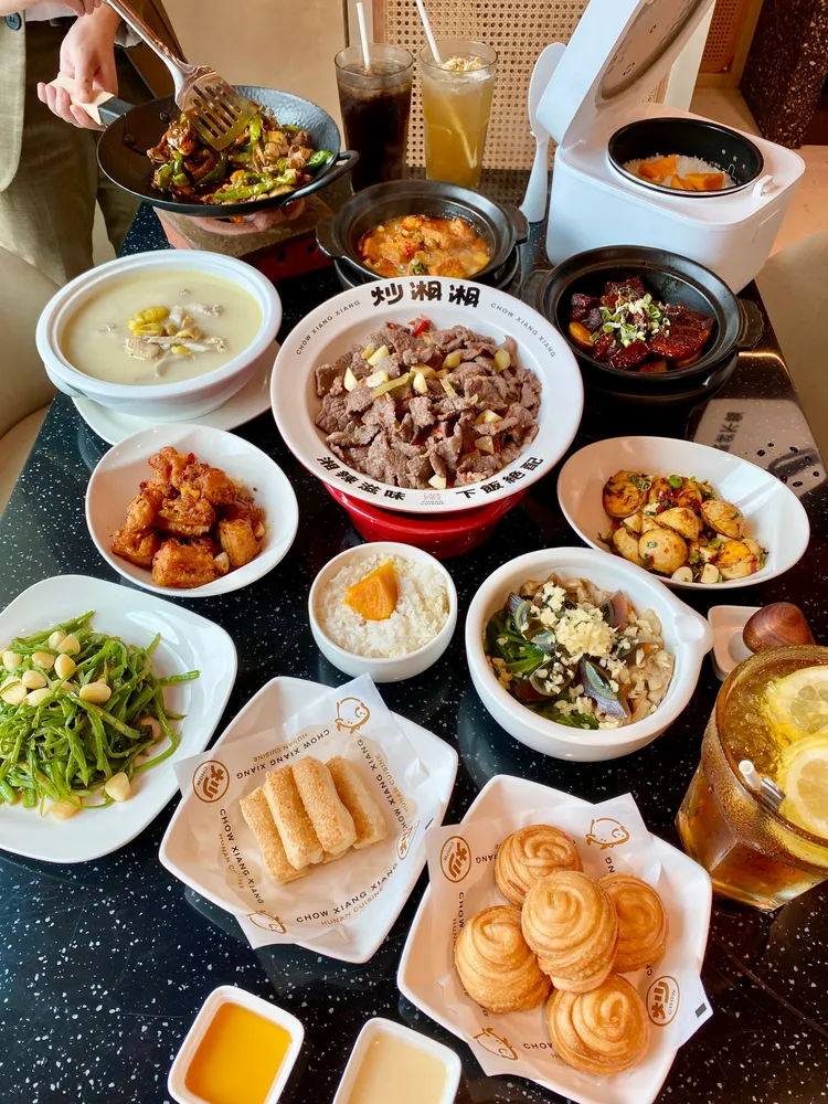 「炒湘湘」以新潮風格融合經典湖南菜。莊偉祺攝